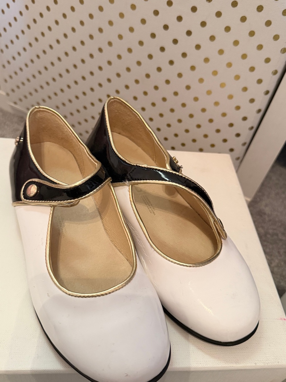 Naturino Girls White and Black Patent Mary Jane Flats with Gold Trim